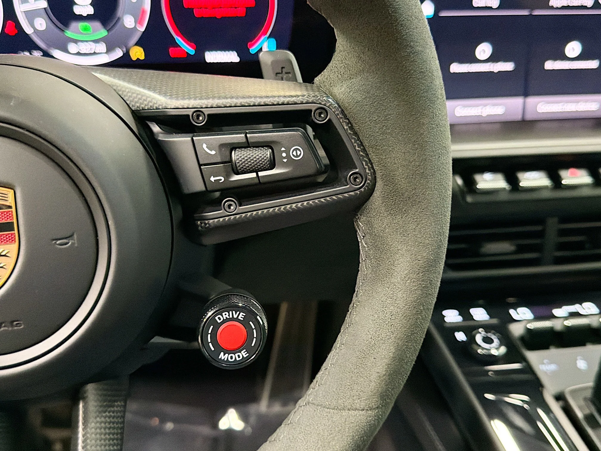 2025 Porsche 911 GTS - Photo 33