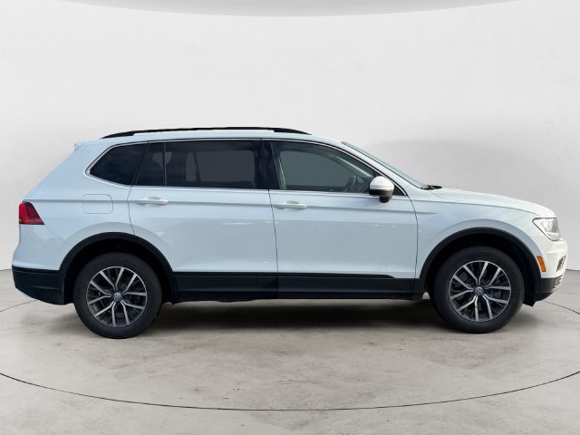 Used 2019  Volkswagen 2.0T SE image 4