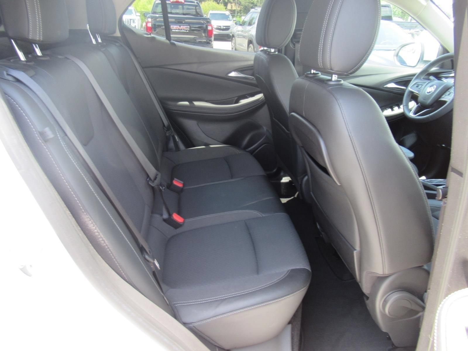 Used 2023 SUMMIT WHITE Buick Preferred image 33
