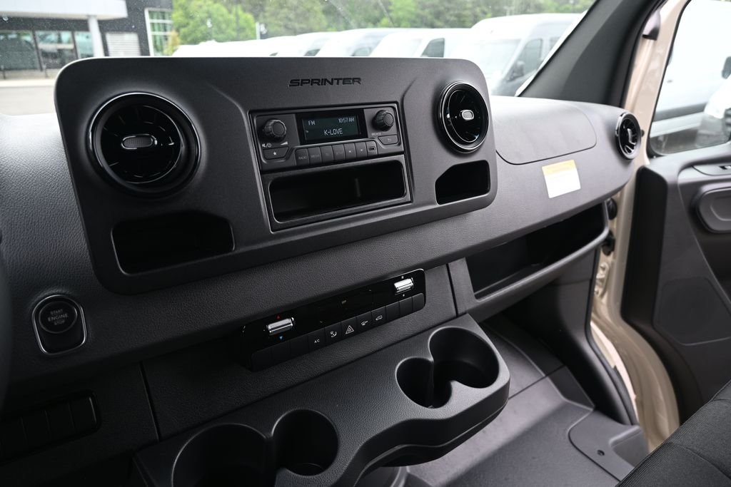 Used 2025 Pebble Gray Mercedes-Benz Cargo 170 WB image 14