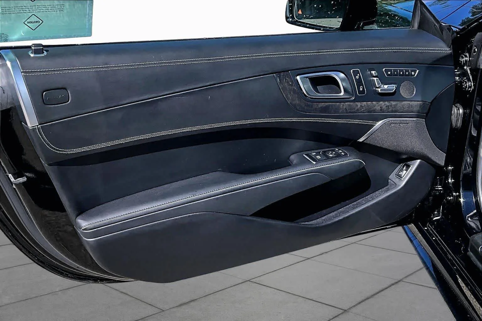 Used 2018 Black Mercedes-Benz SL 550 image 19