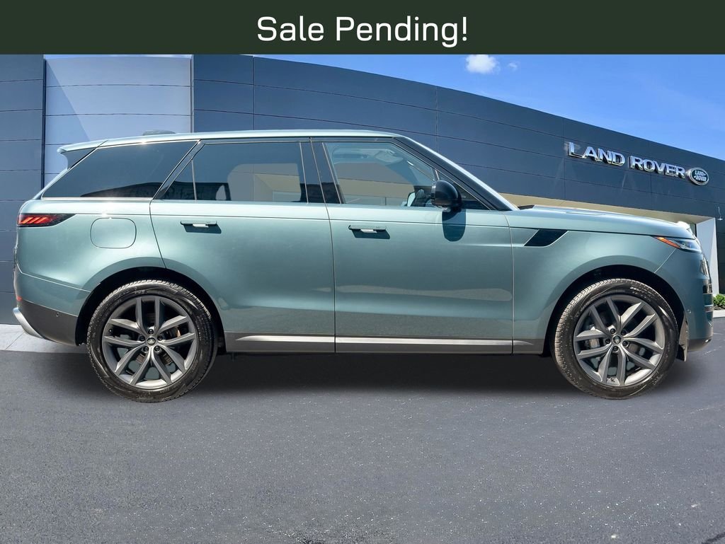 Used 2024 Green Land Rover SE image 8