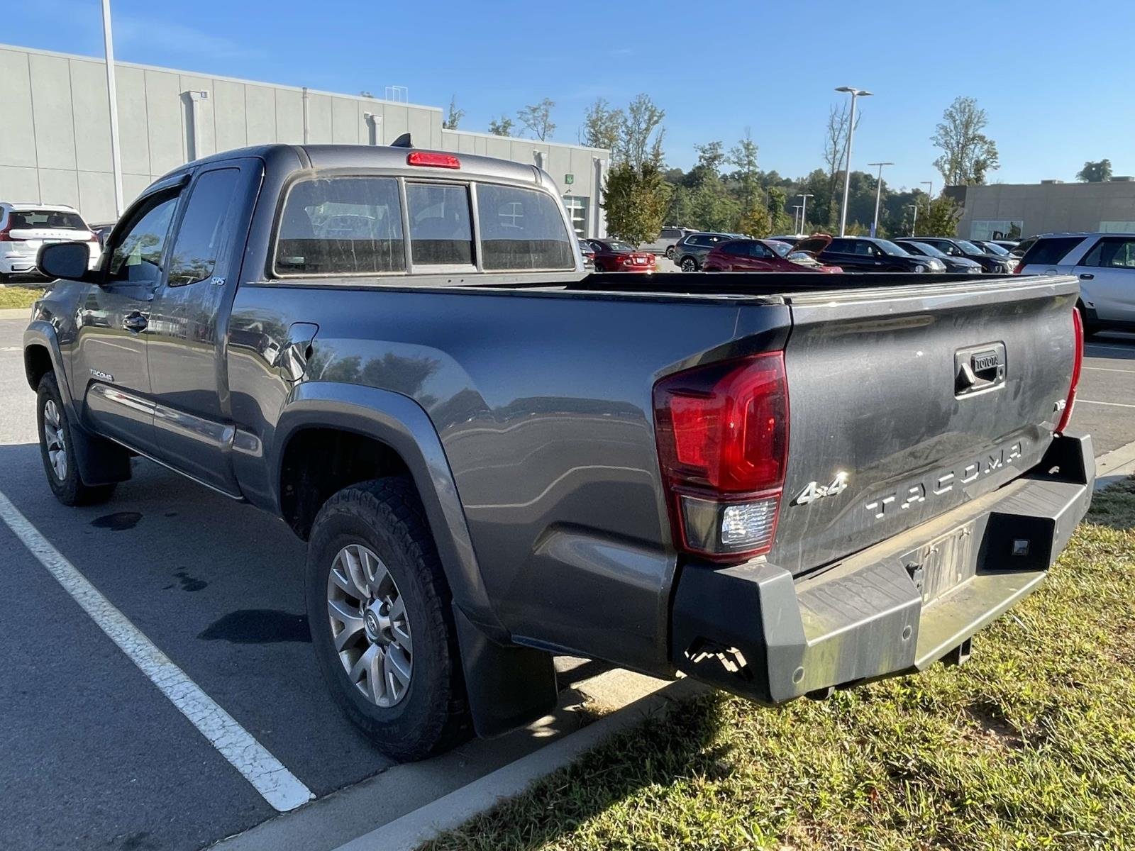 Used 2018 Magnetic Gray Metallic Toyota SR5 image 3
