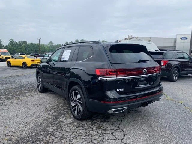 Used 2025  Volkswagen 2.0T SE w/Technology image 6