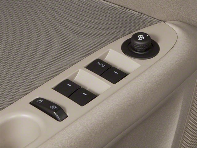 Used 2010  Ford SE image 18