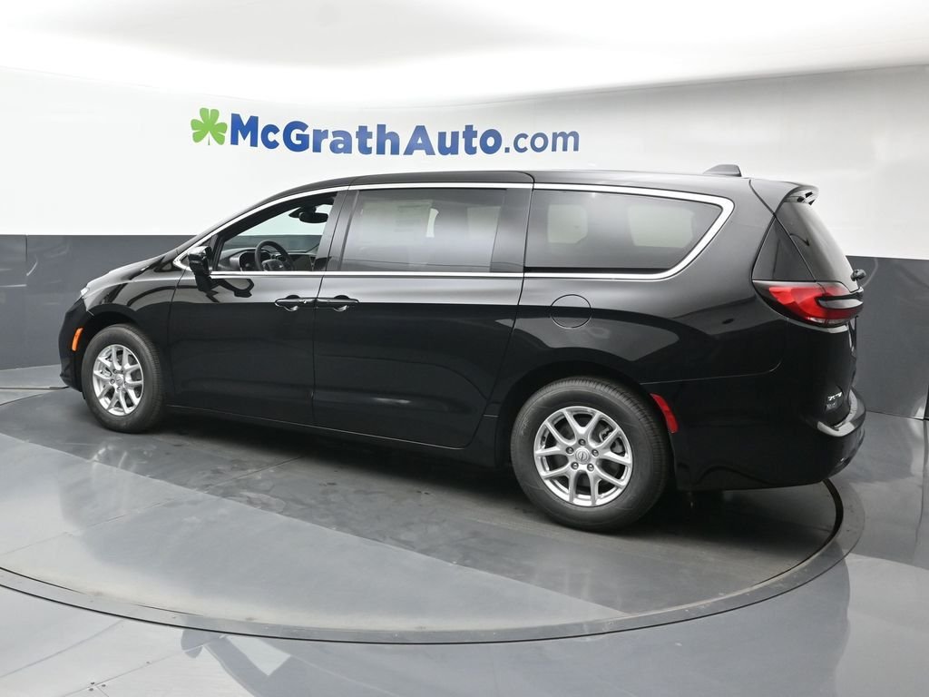 2026 Chrysler Pacifica Select - Photo 24