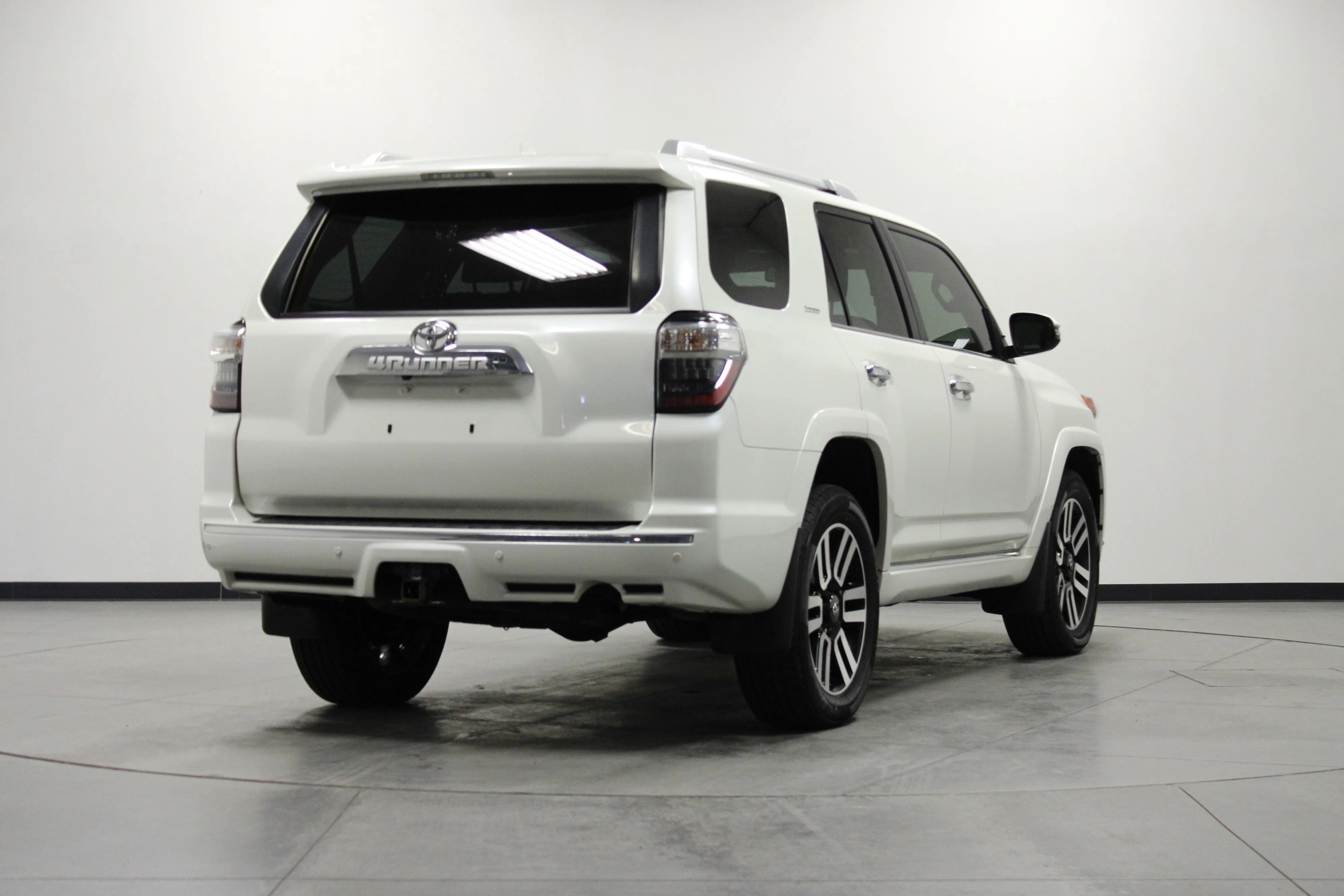 Used 2023 Blizzard Pearl Toyota Limited image 4