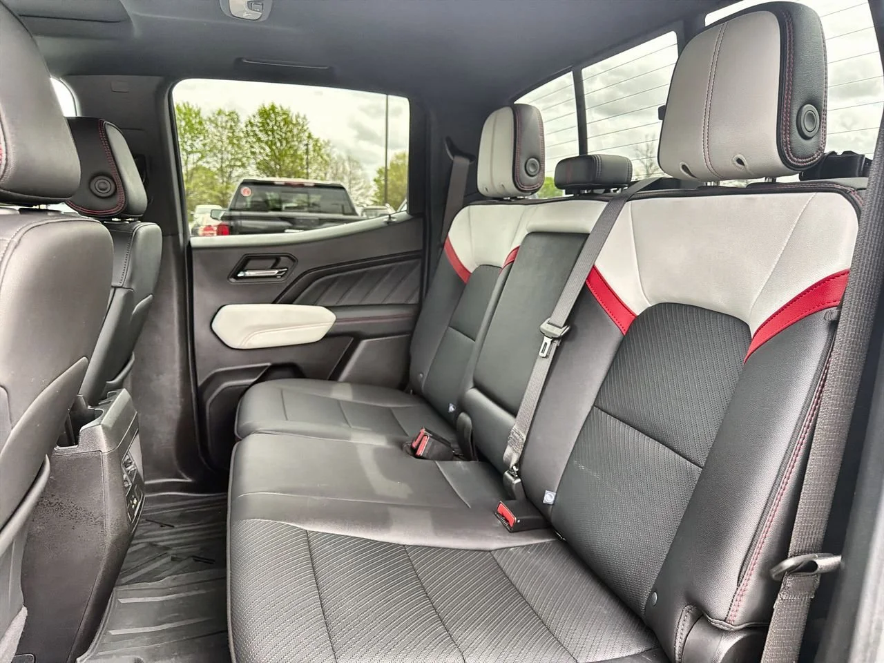 Used 2024 Onyx Black GMC AT4X image 20