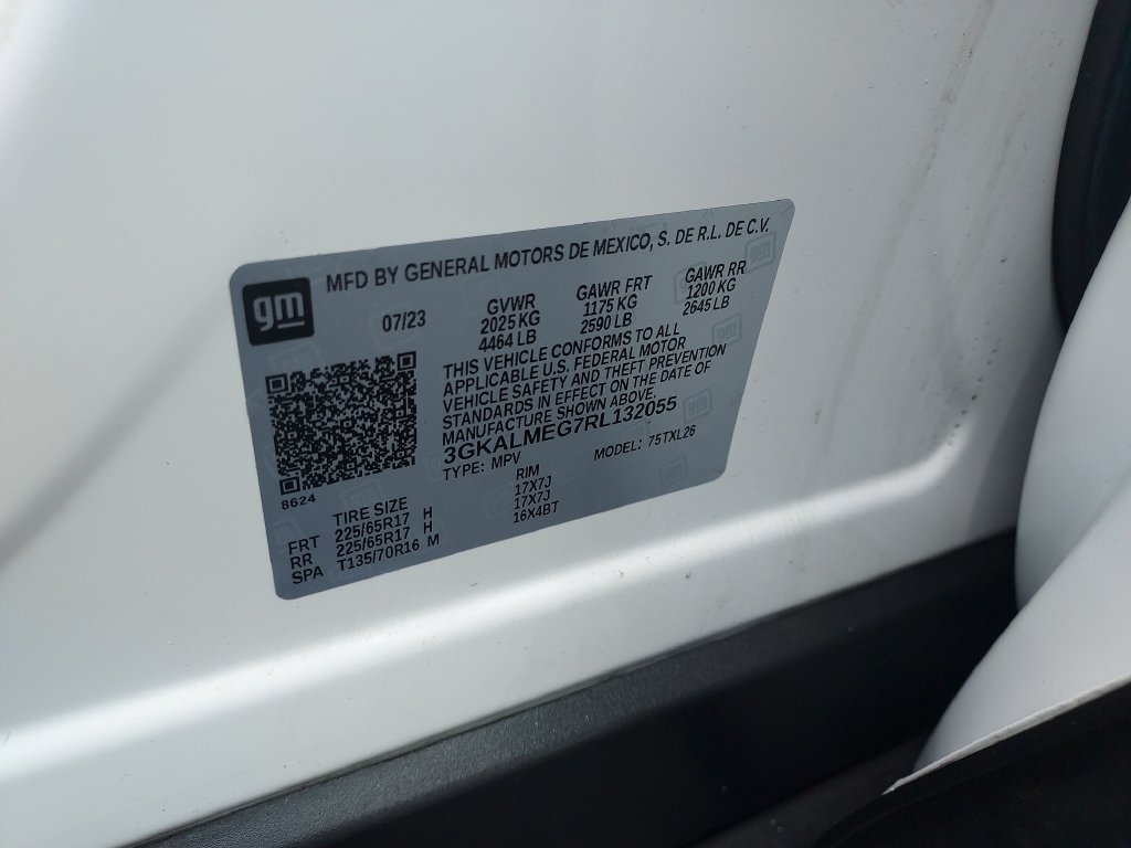 Used 2024 White GMC SLE image 23