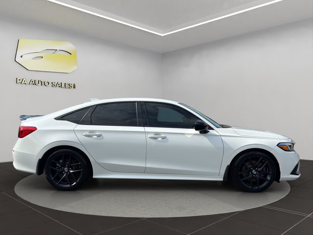 Used 2023 White Honda  image 8