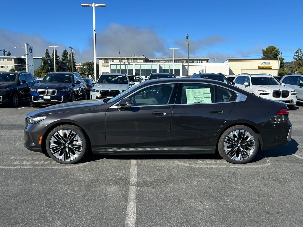 New 2027 Dark Graphite Metallic BMW eDrive40 image 2