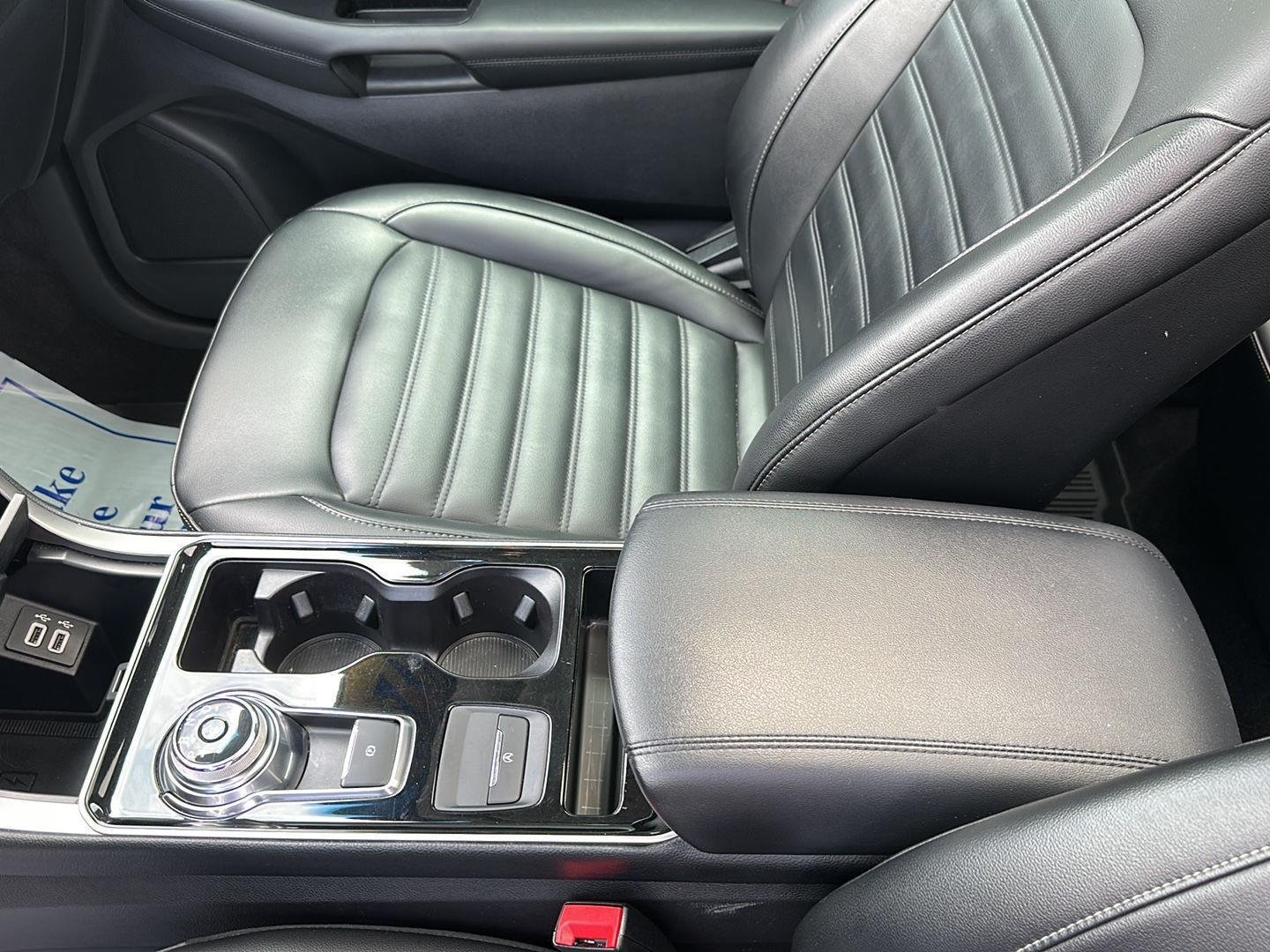 Used 2019 Blue Metallic Ford SEL image 24