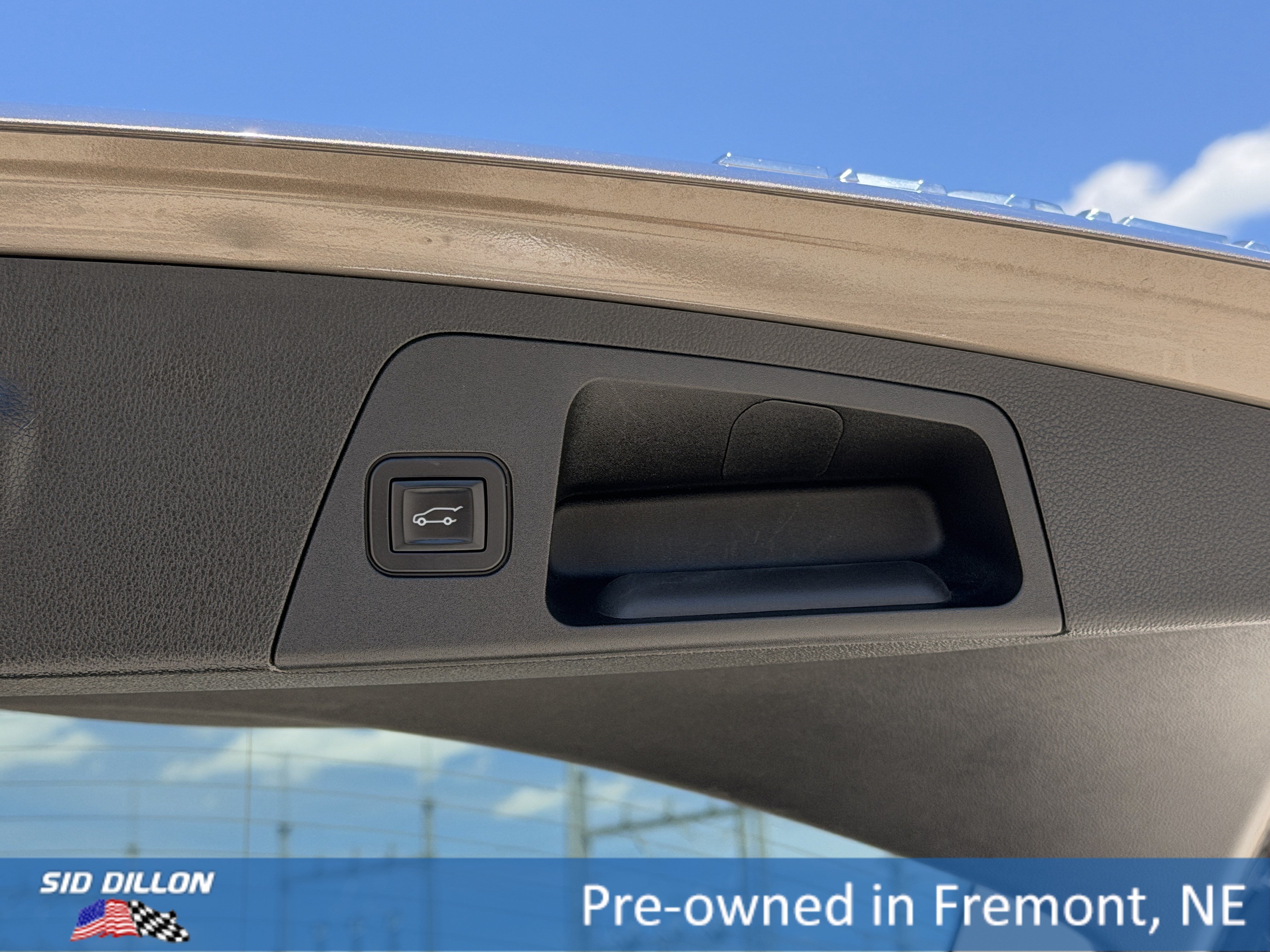 Used 2019 BRONZE ALLOY METALLIC Buick Premium image 6
