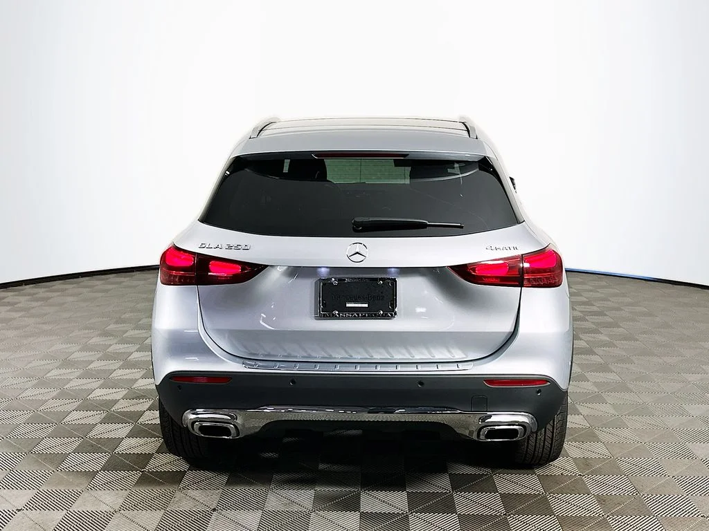 Used 2026 Gray Mercedes-Benz GLA 250 image 5