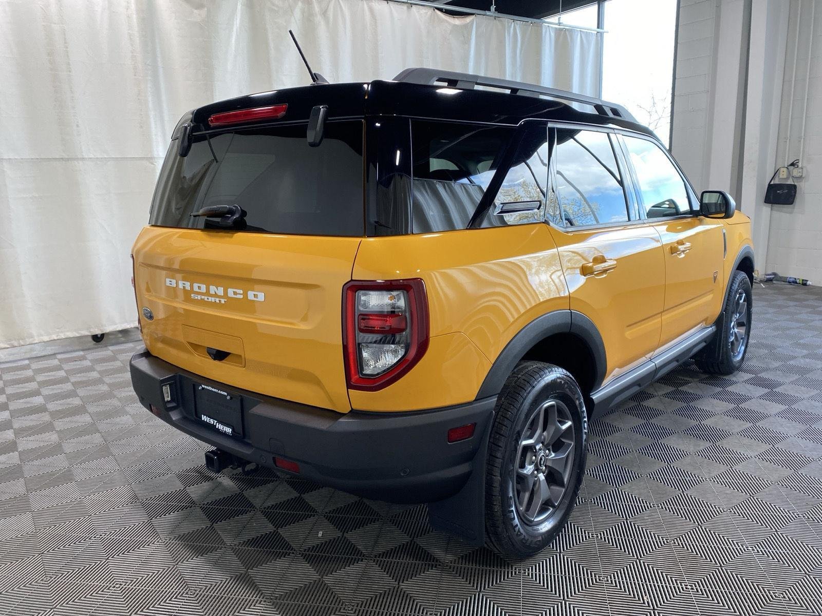 Used 2021 Cyber Orange Metallic Tri-Coat Ford Badlands image 7