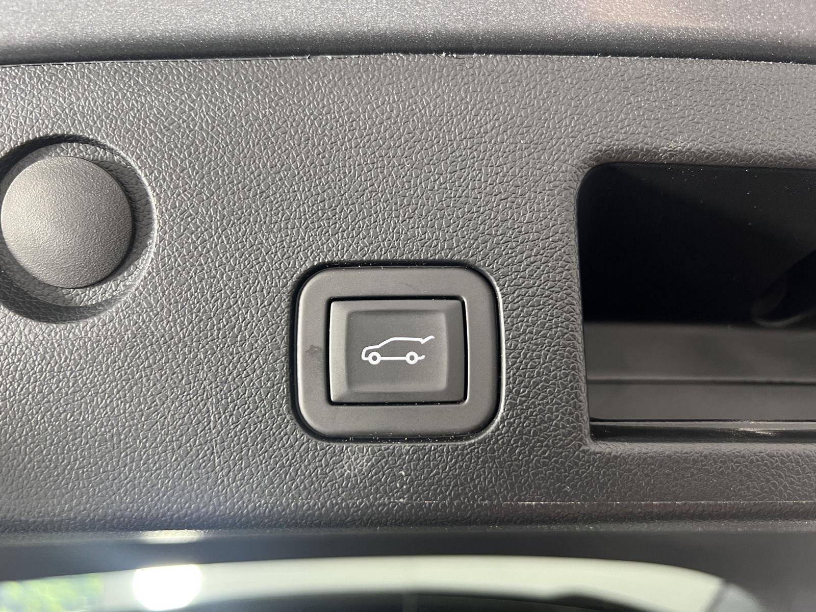 Used 2026 Sterling Gray Metallic Chevrolet AWD RS image 28