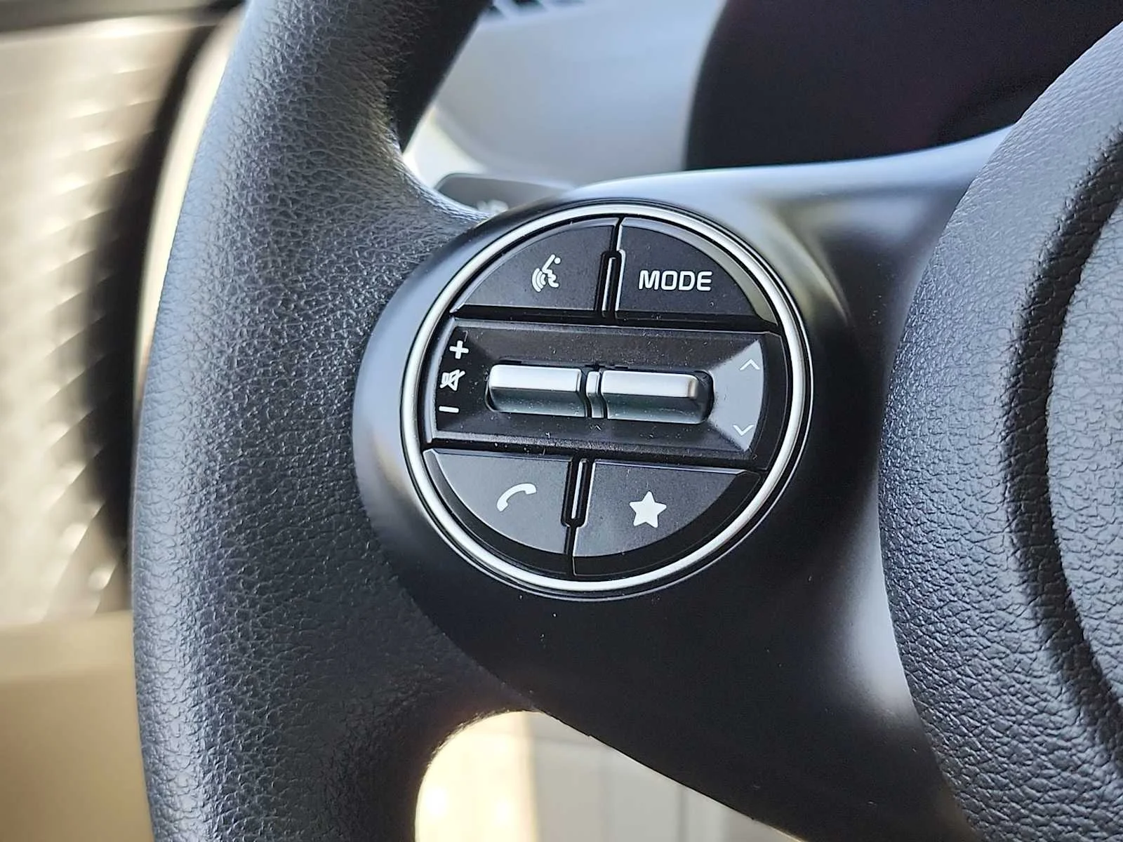 Used 2025 Steel Gray Kia LX image 27