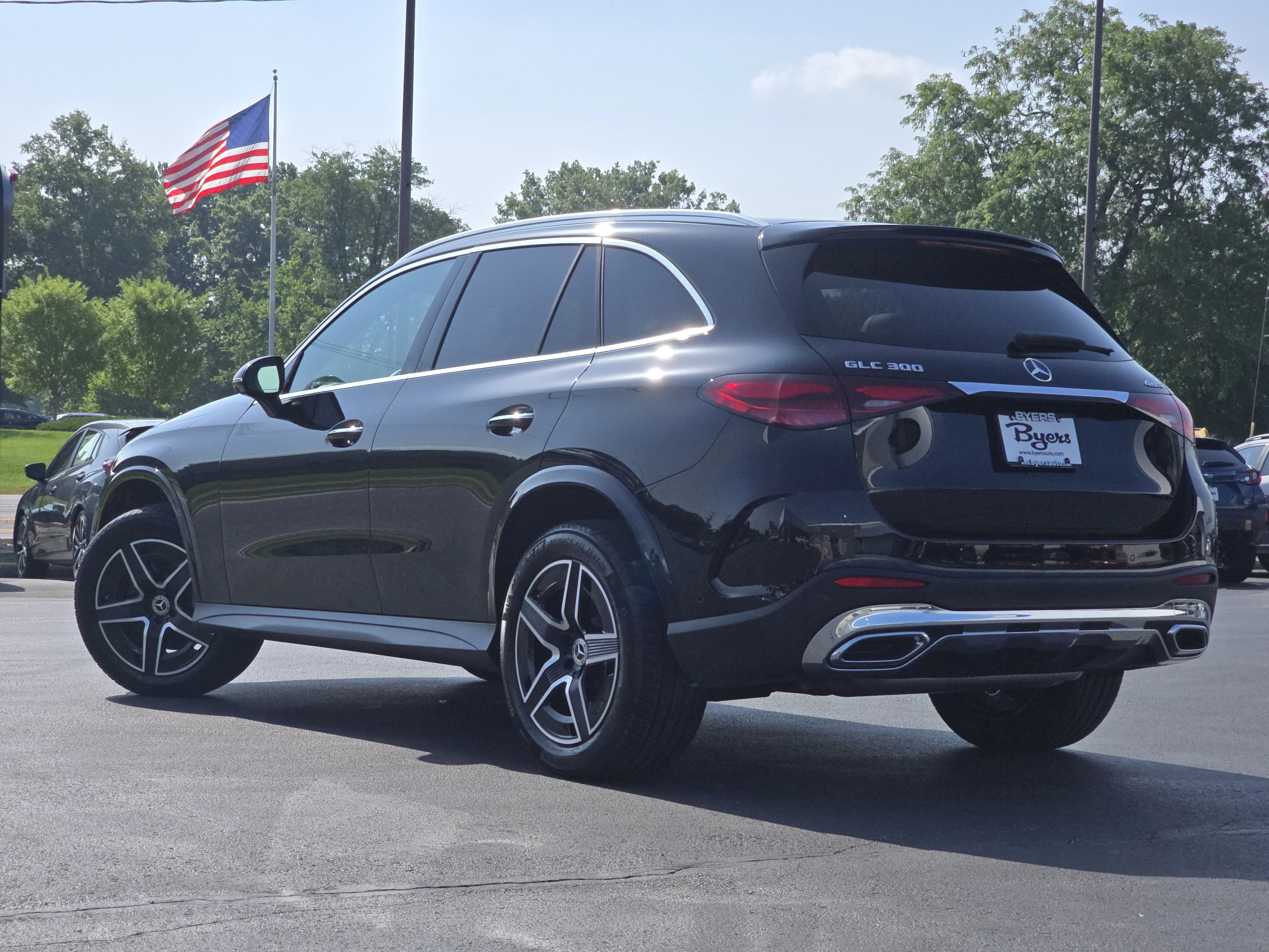 Used 2024 Black Mercedes-Benz GLC 300 image 5