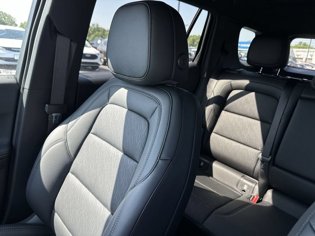 New 2026 Summit White Chevrolet LT image 12