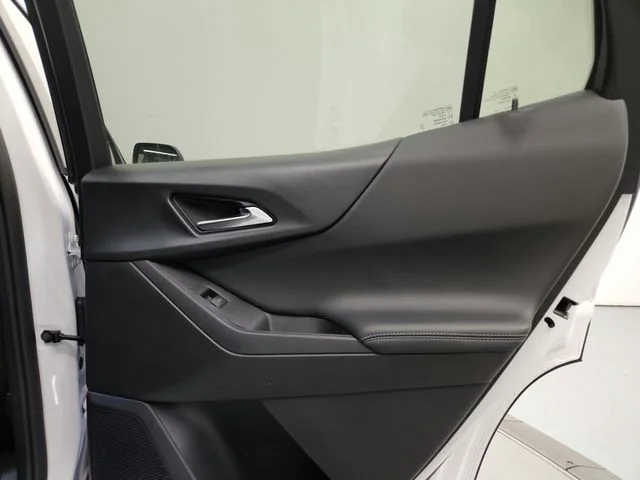 New 2027 White Chevrolet LT image 28