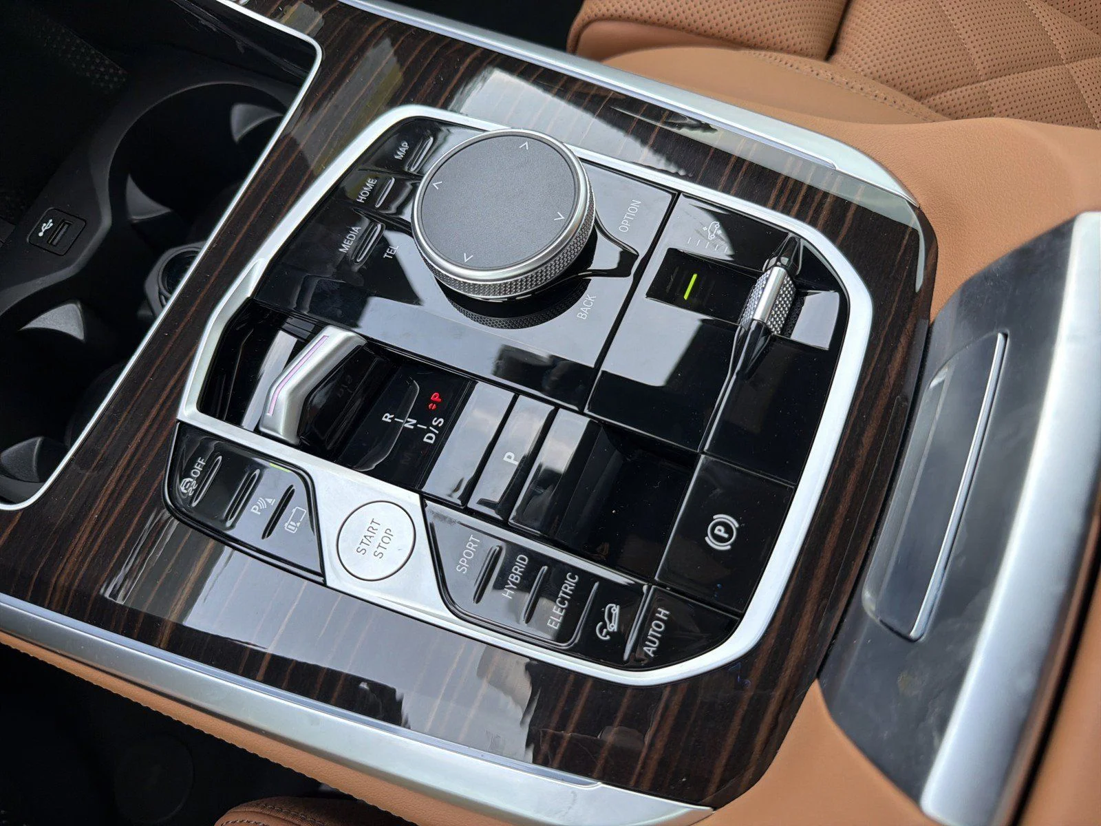 New 2026 Alpine White BMW xDrive50e image 37