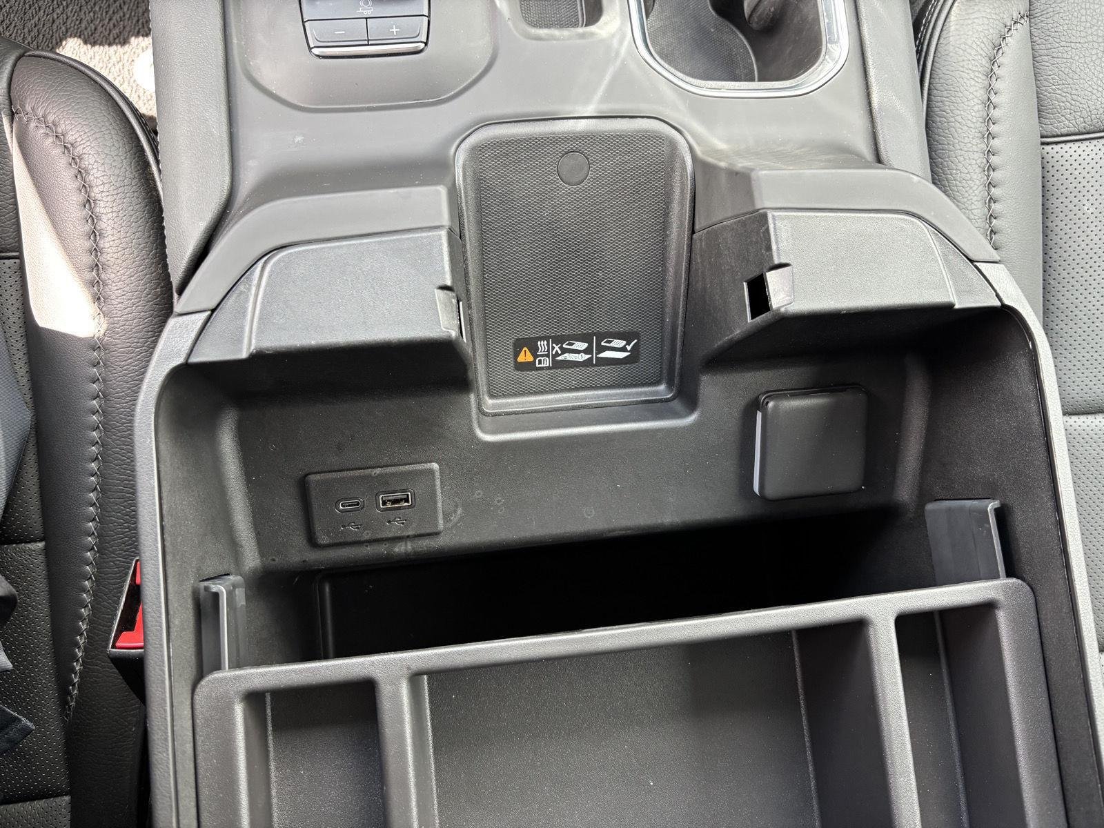 Used 2024 Onyx Black GMC Denali image 30