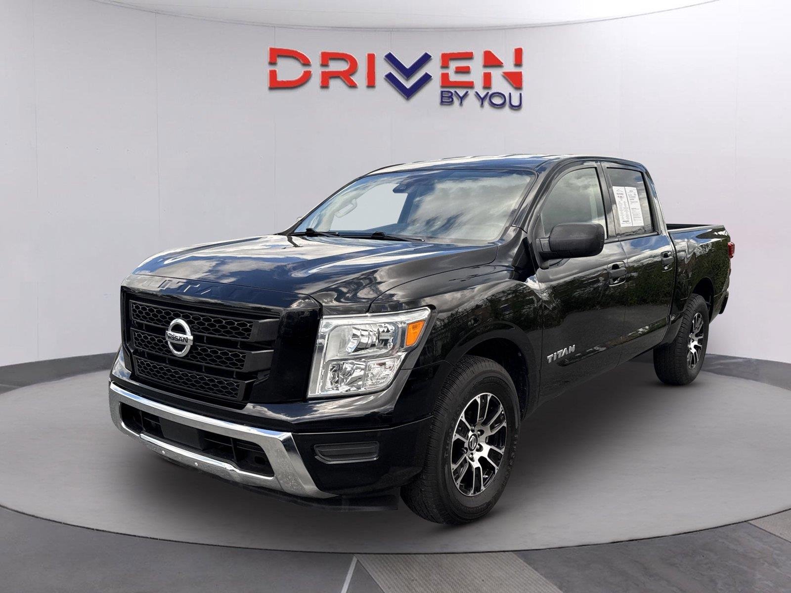 Used 2022 Super Black Nissan SV image 7