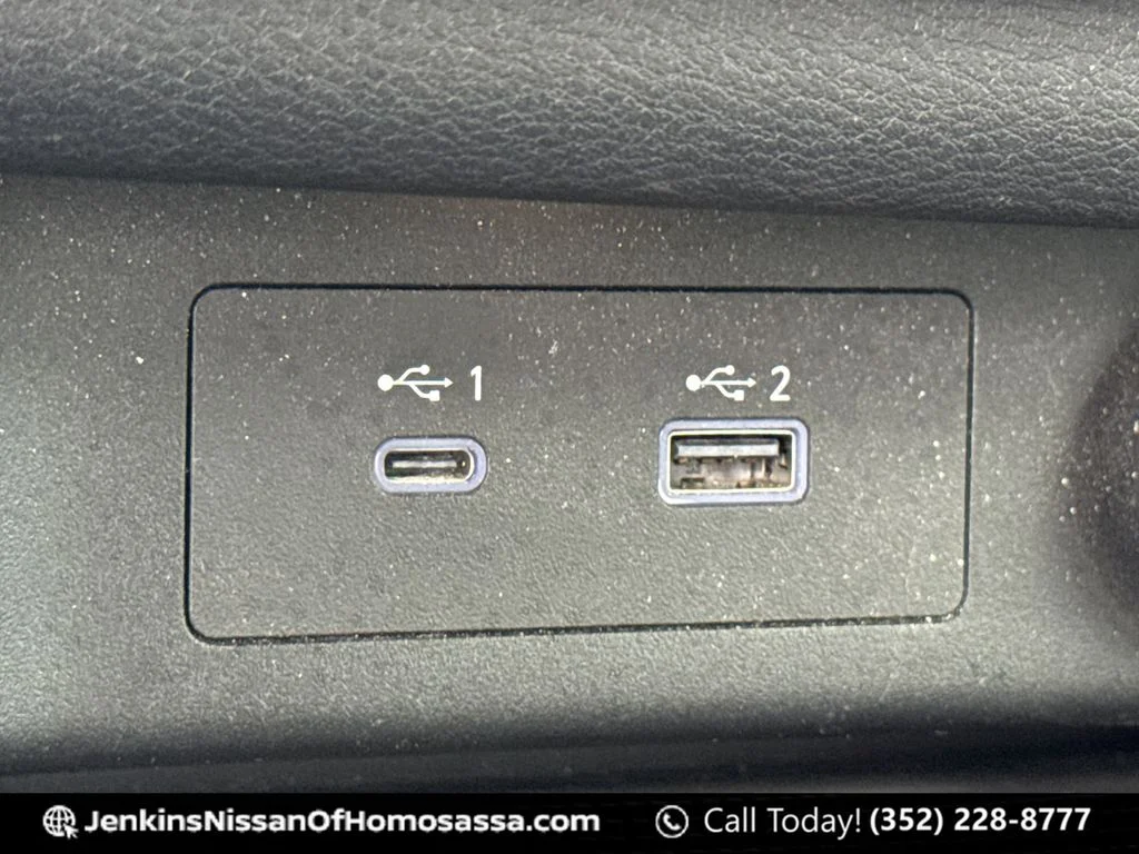 Used 2021 Blue Nissan SV image 37