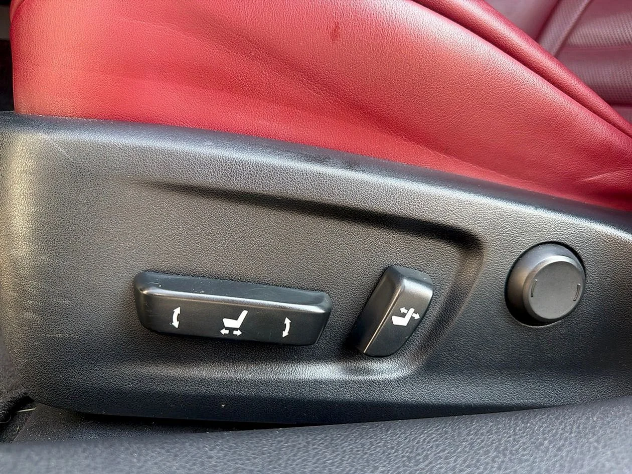 Used 2016  Lexus 350 image 13