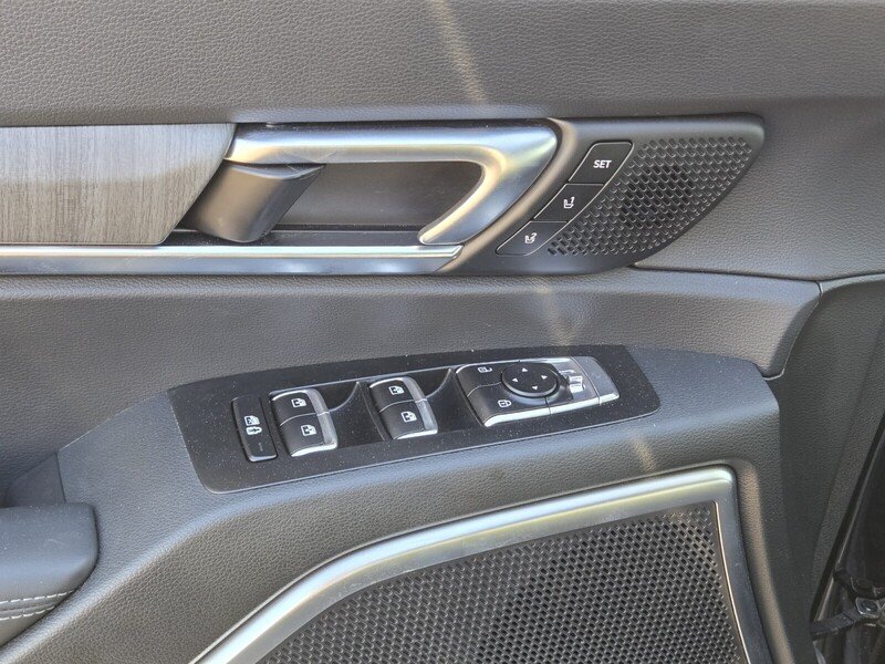 Used 2025 Ebony Black KIA SX FWD image 16