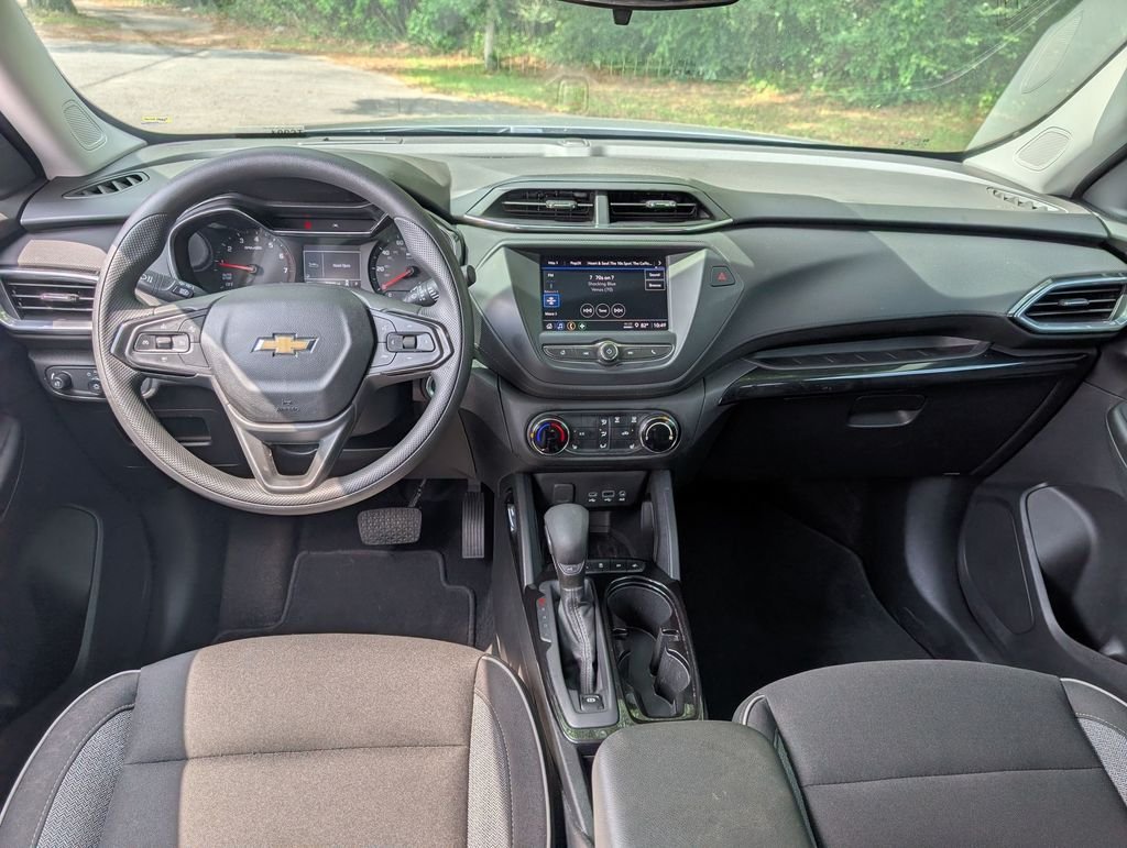 Used 2023 Gray Chevrolet LT image 25