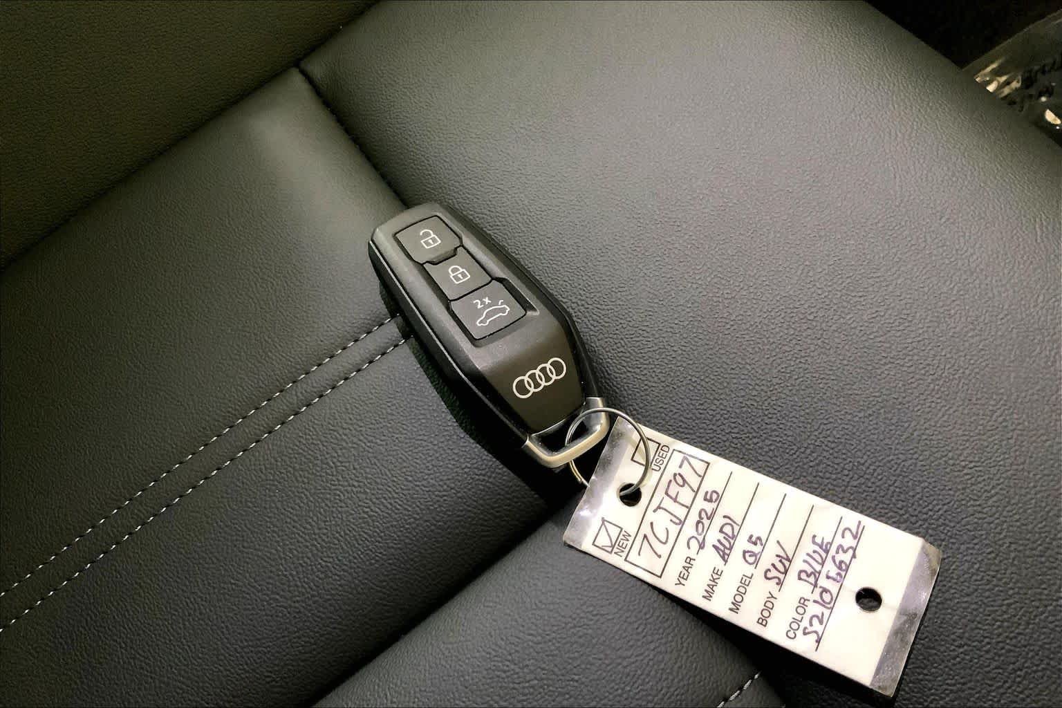 Used 2025 Navarra Blue Metallic Audi Premium image 15