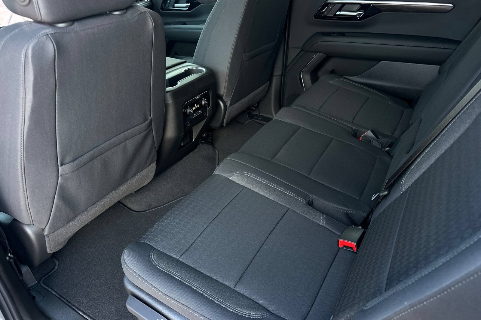 2026 Chevrolet Suburban LS - Photo 12