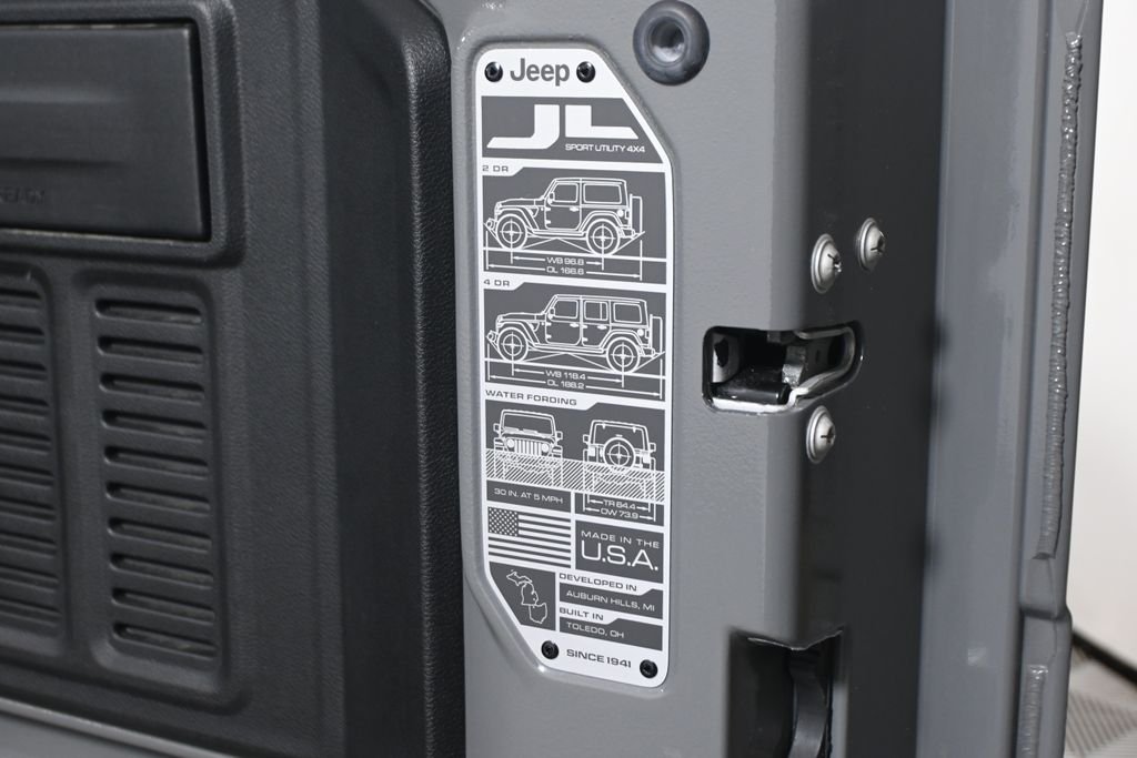 Used 2021 Gray Jeep Rubicon image 33