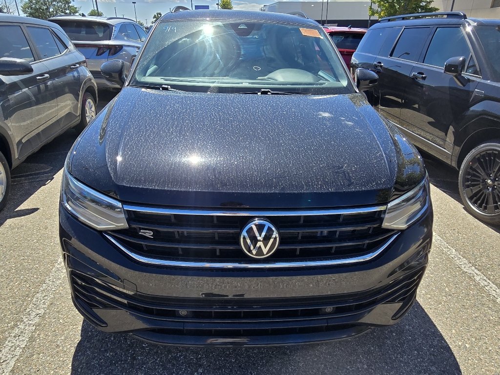 Used 2023 Deep Black Pearl Volkswagen SE R-Line Black image 9