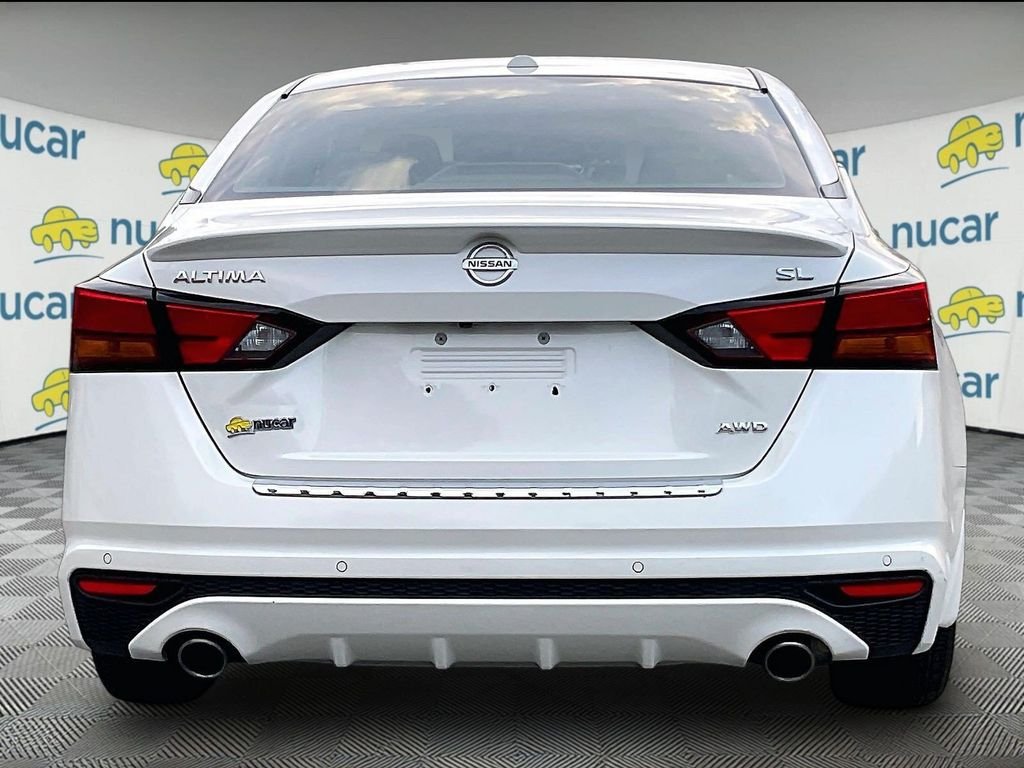 Used 2019 White Nissan 2.5 SL image 5