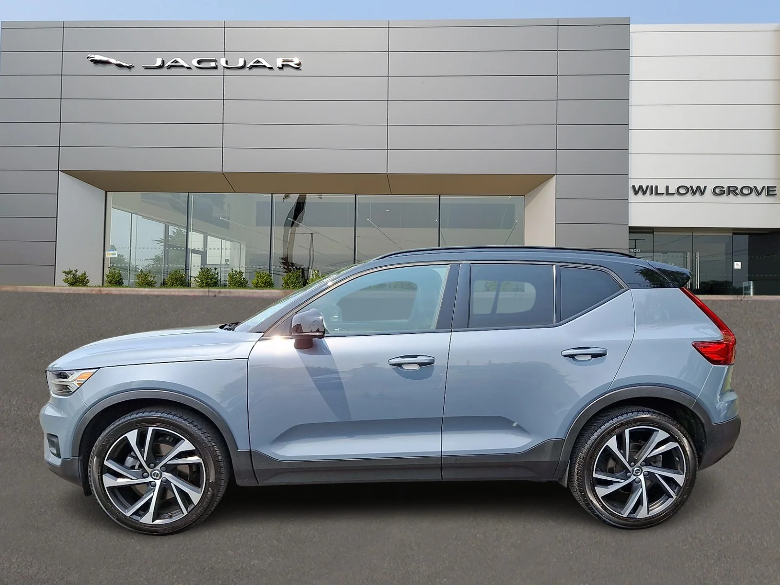 Used 2020 Bursting Blue Metallic - 720 Volvo T5 R-Design image 6