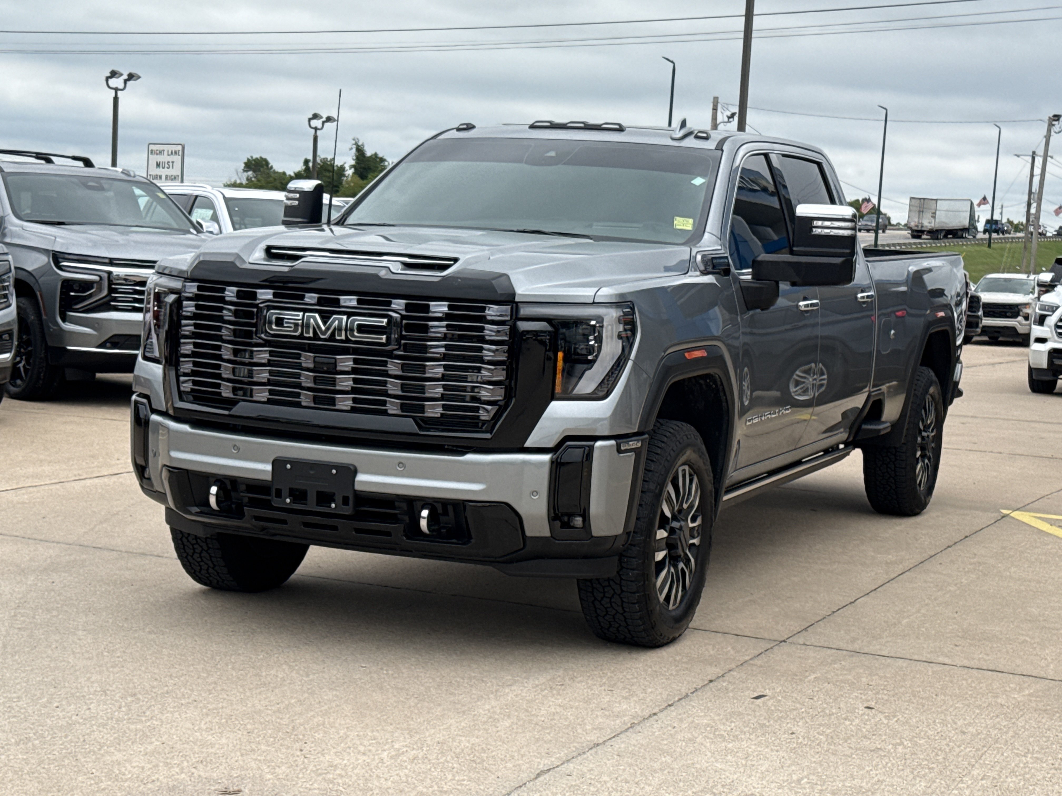 Used 2026 Sterling Metallic GMC Denali Ultimate image 11
