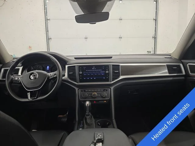 Used 2019 Deep Black Pearl Effect Volkswagen 3.6L V6 SE image 13