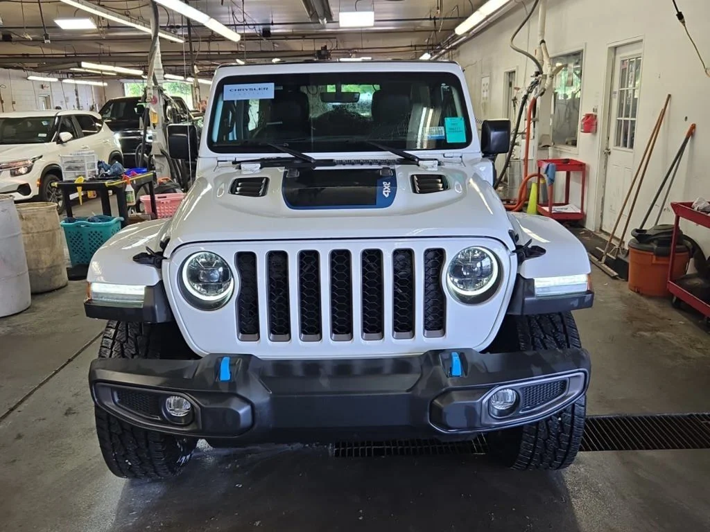 Used 2023 White Jeep Rubicon 4xe image 7