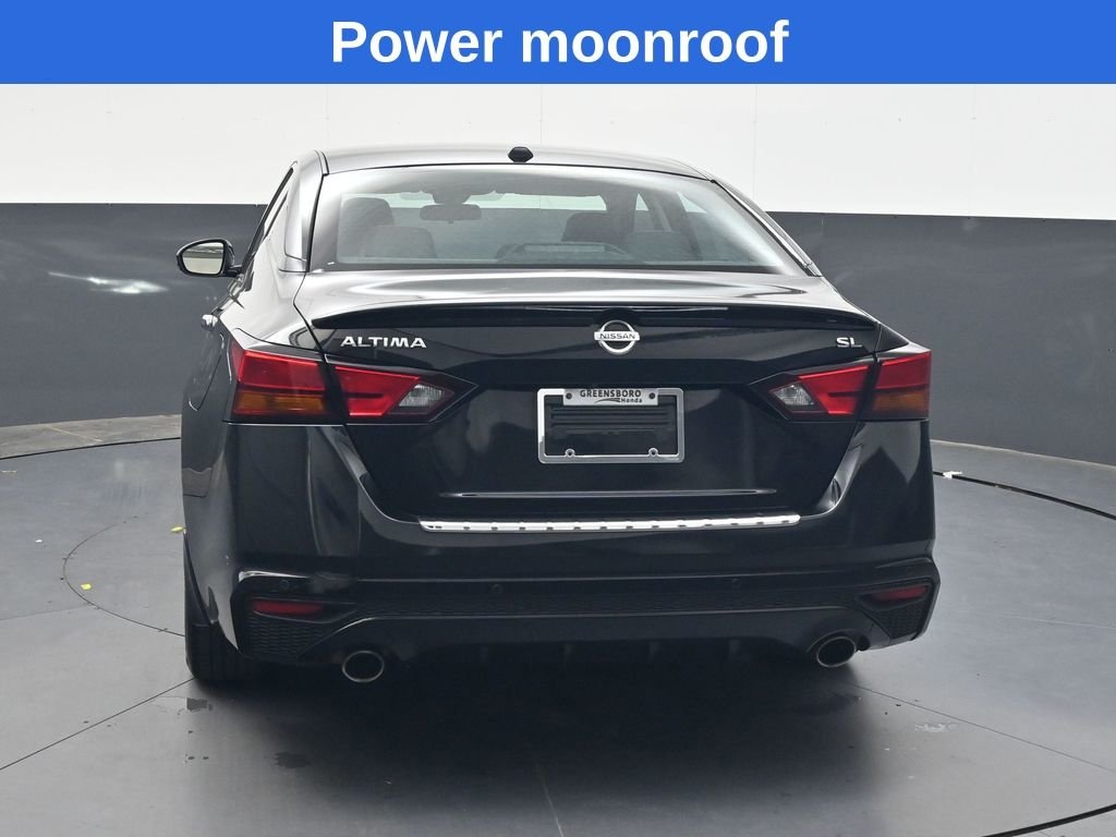 Used 2022 Black Nissan 2.5 SL image 5