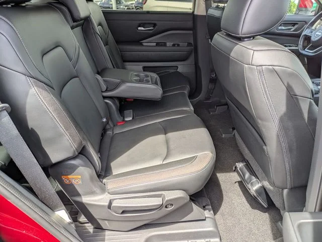 Used 2023 Red Nissan SL image 19