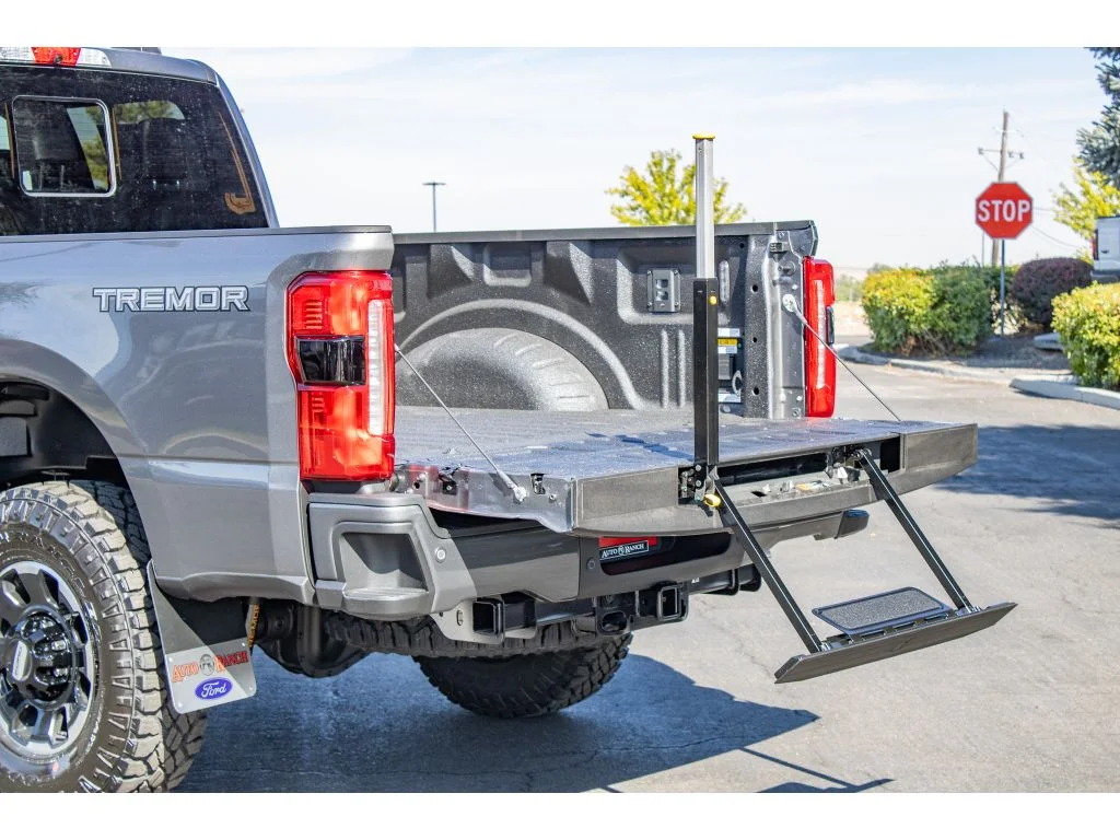 New 2026 Carbonized Gray Metallic Ford F-350® Lariat® image 13