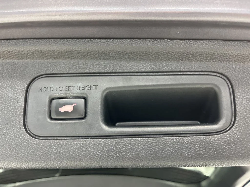 Used 2022 Modern Steel Metallic Honda Touring image 44