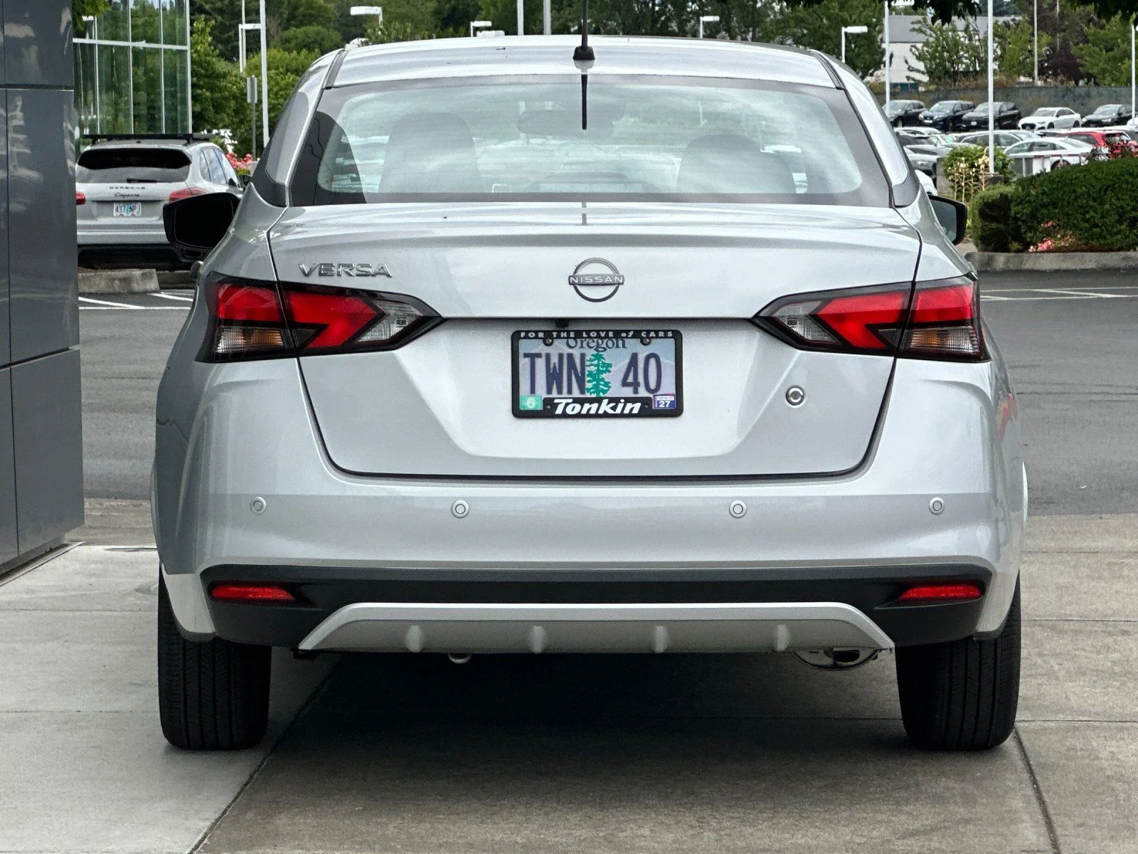 Used 2025 Brilliant Silver Metallic Nissan 1.6 S image 4