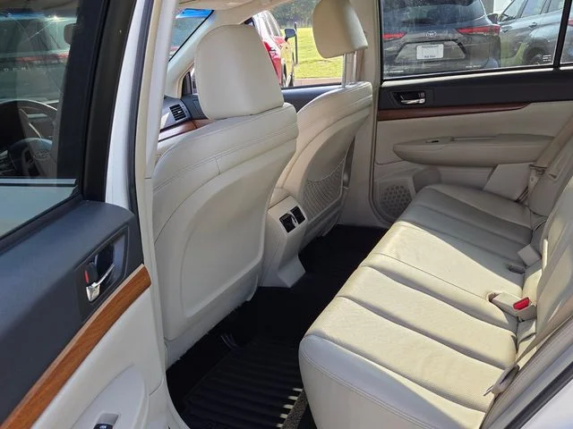 Used 2013 White Subaru 2.5i image 7