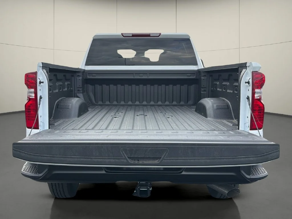 New 2026 Summit White Chevrolet WT image 11