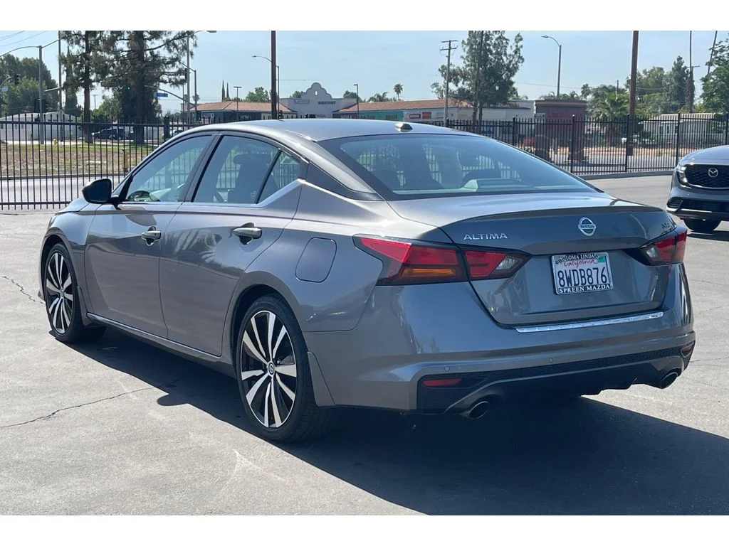 Used 2021 Gun Metallic Nissan 2.5 SR image 4