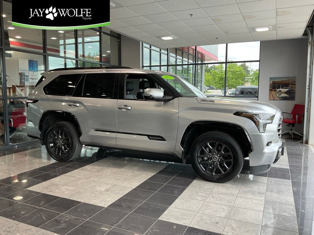 2023 Toyota Sequoia Platinum 4WD i-FORCE MAX Hybrid's photo
