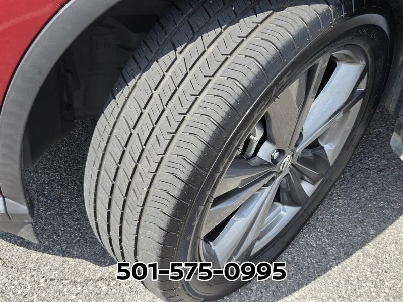 Used 2021 Scarlet NISSAN FWD PLATINUM image 21
